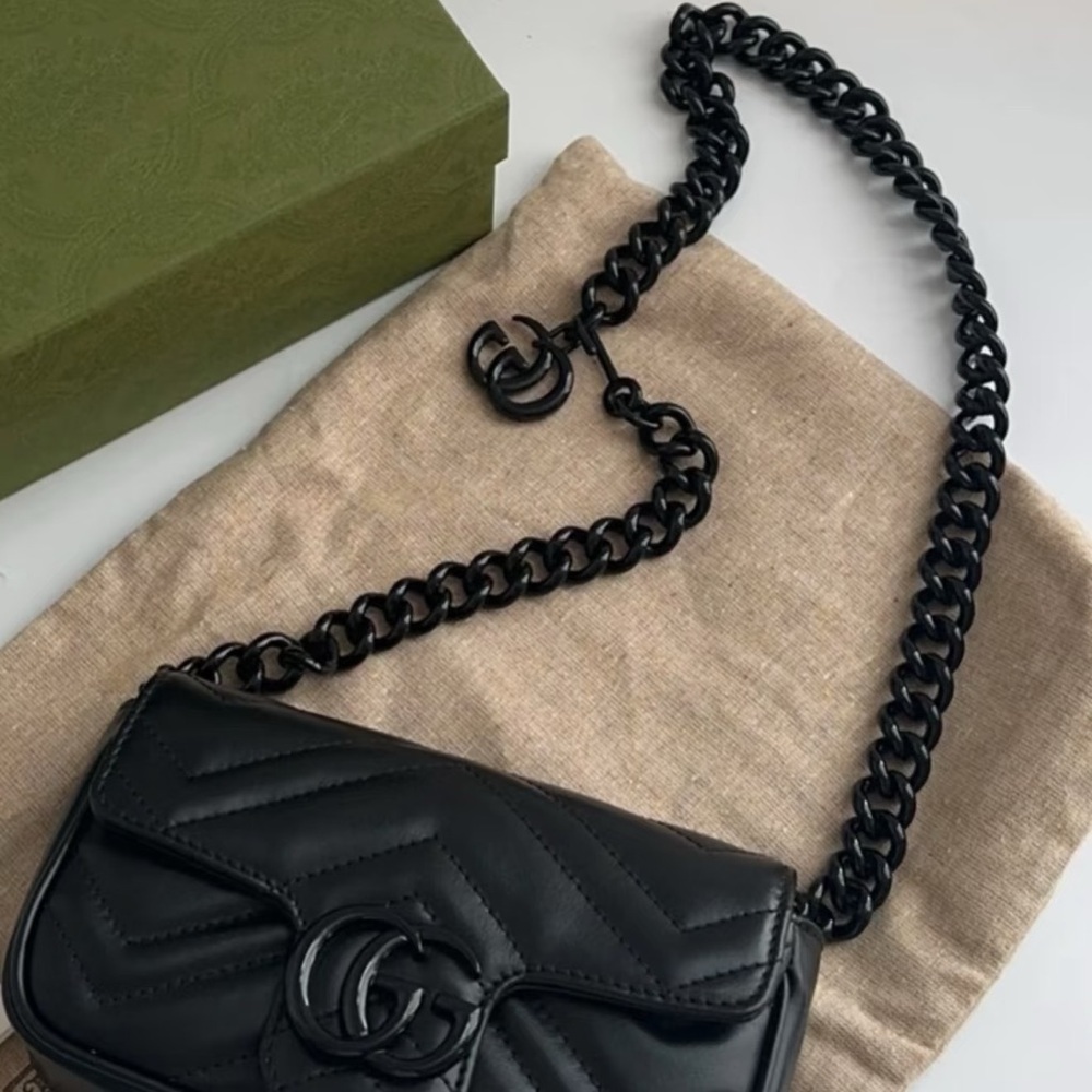 NWT Black GG Marmont Matelasse Monochrome Belt Bag with Box
Item No: 57891